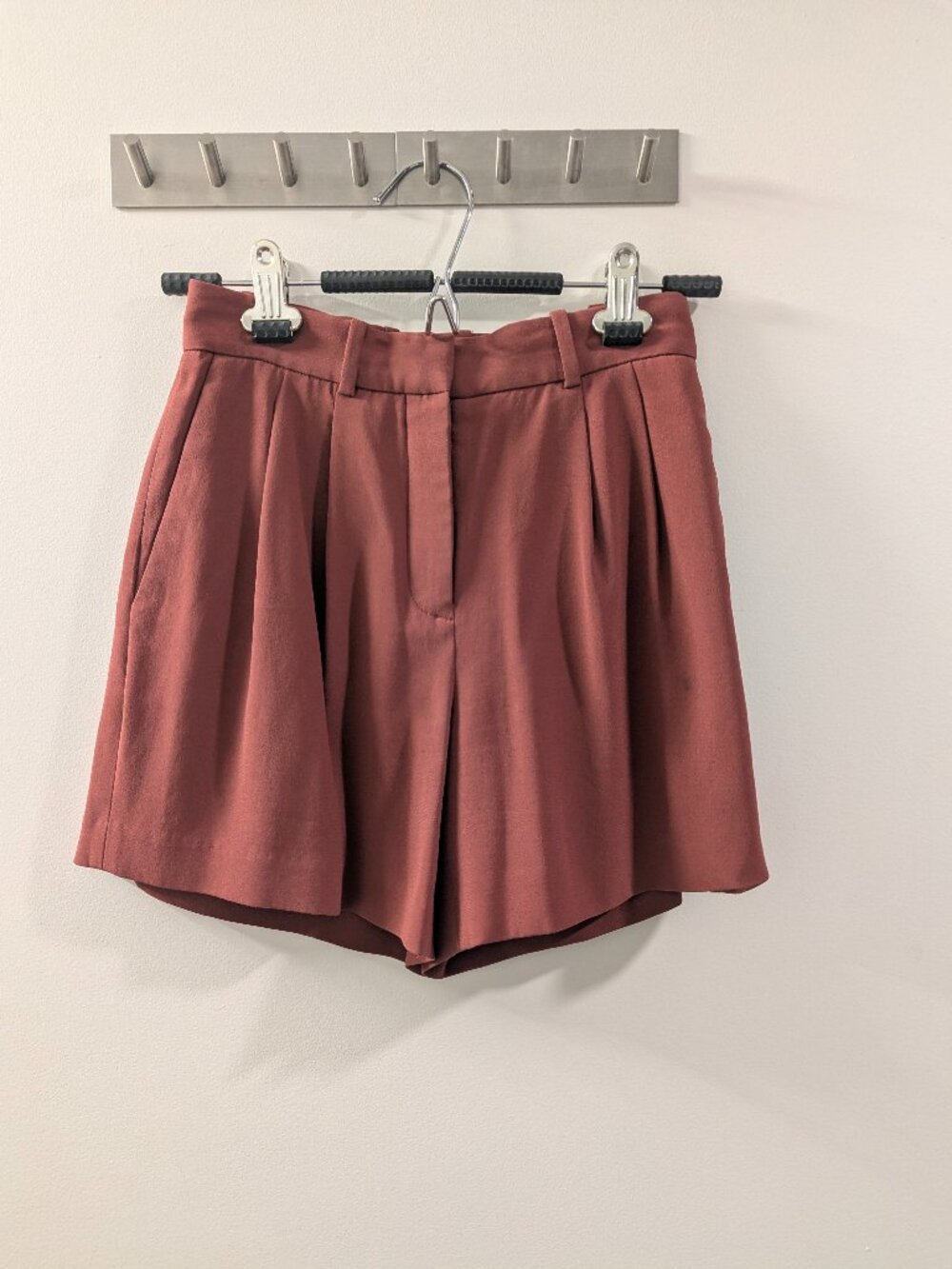 Babaton Pleated Mid-Thigh Short Size 0